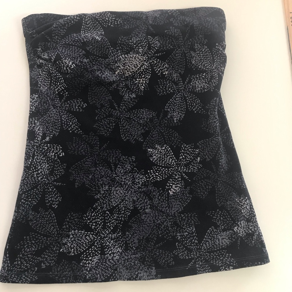 Express strapless top